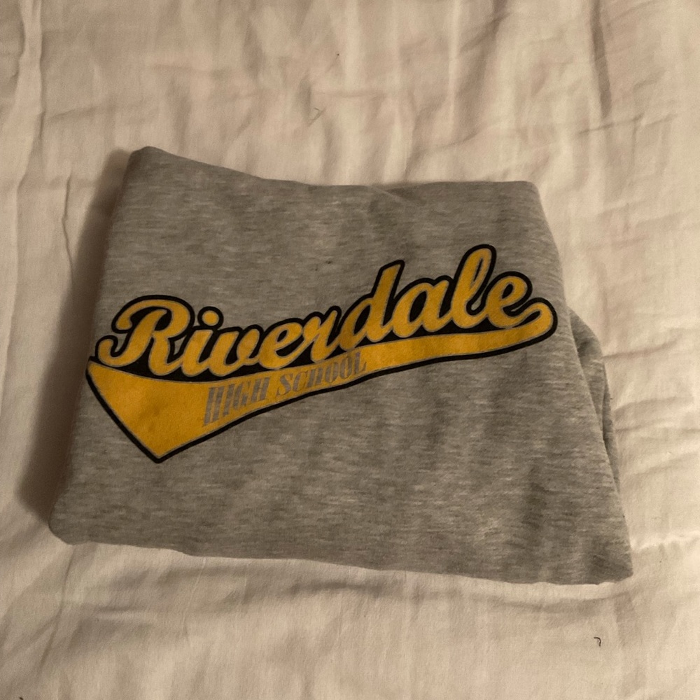 Riverdale sweater size small